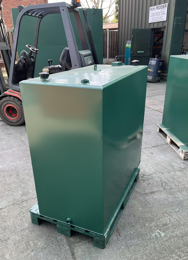 900 Litre Bunded Steel Heating Oil Tank With Channel Runners